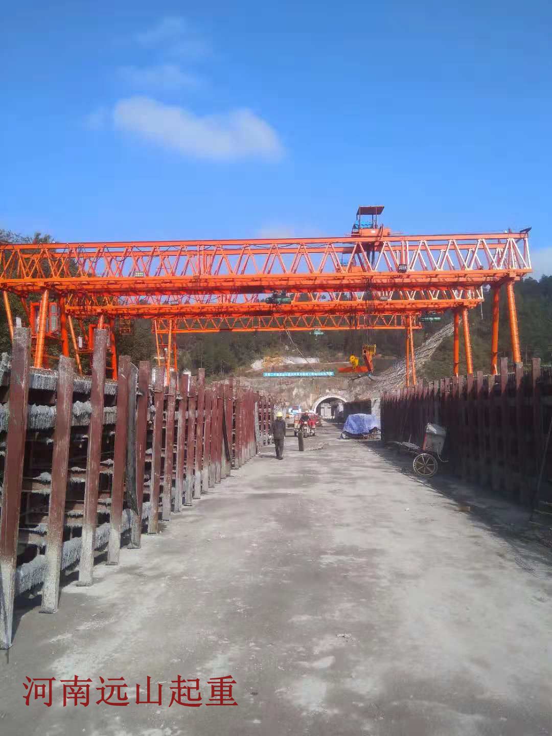 路橋門式起重機(jī)設(shè)備的這些特殊優(yōu)勢(shì)都知道嗎?